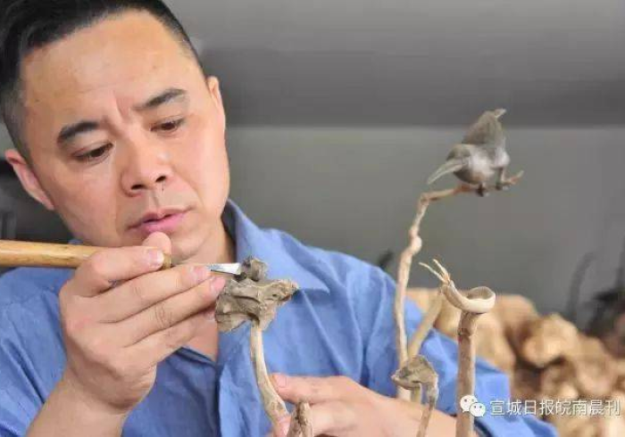 丁坚,在骨头的缝隙里,雕刻生命的尊严 丁坚,在骨头的缝隙里,雕刻生命的尊严