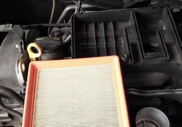 上海大众新桑塔纳的空调滤芯怎样拆装/大众新桑塔纳的空调滤芯在哪 上海大众新桑塔纳的空调滤芯怎样拆装/大众新桑塔纳的空调滤芯在哪