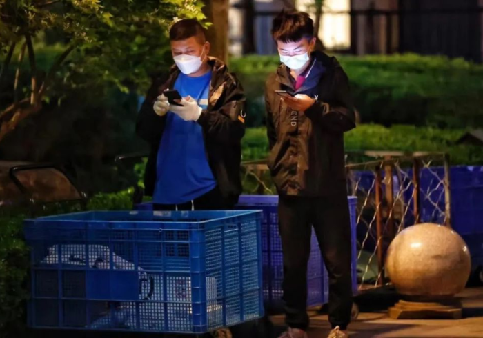 封控区外，那束不灭的微光