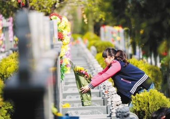 祭扫新章,当清明假期遇上时代之变 祭扫新章,当清明假期遇上时代之变
